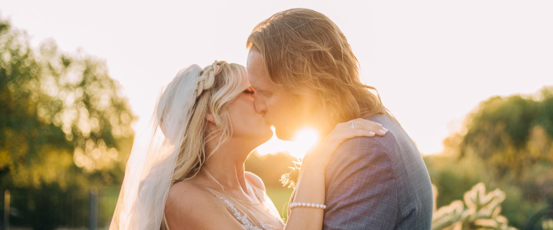 How Many Photos Should You Receive From Your Wedding Photographer?